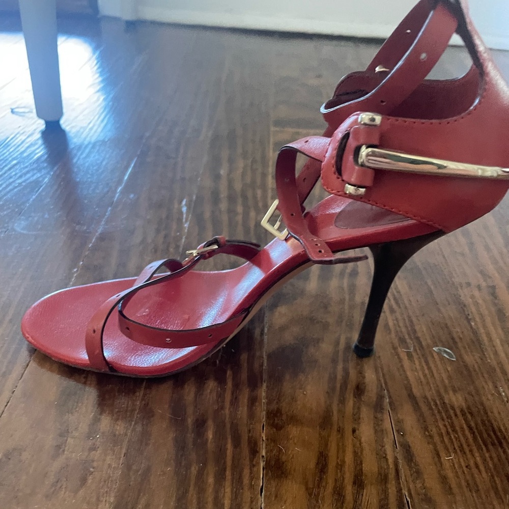 Gucci coral strappy heel worn once!!
